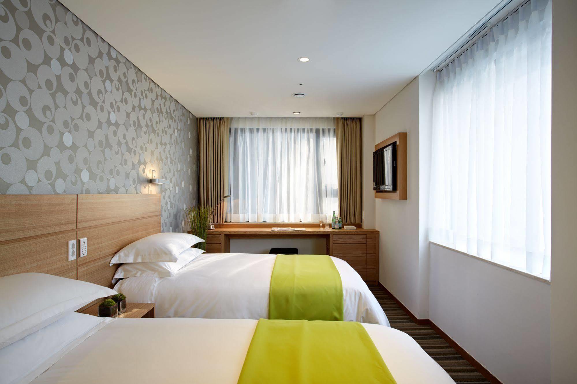 Nine Tree By Parnas Myeongdong 1 Hotel